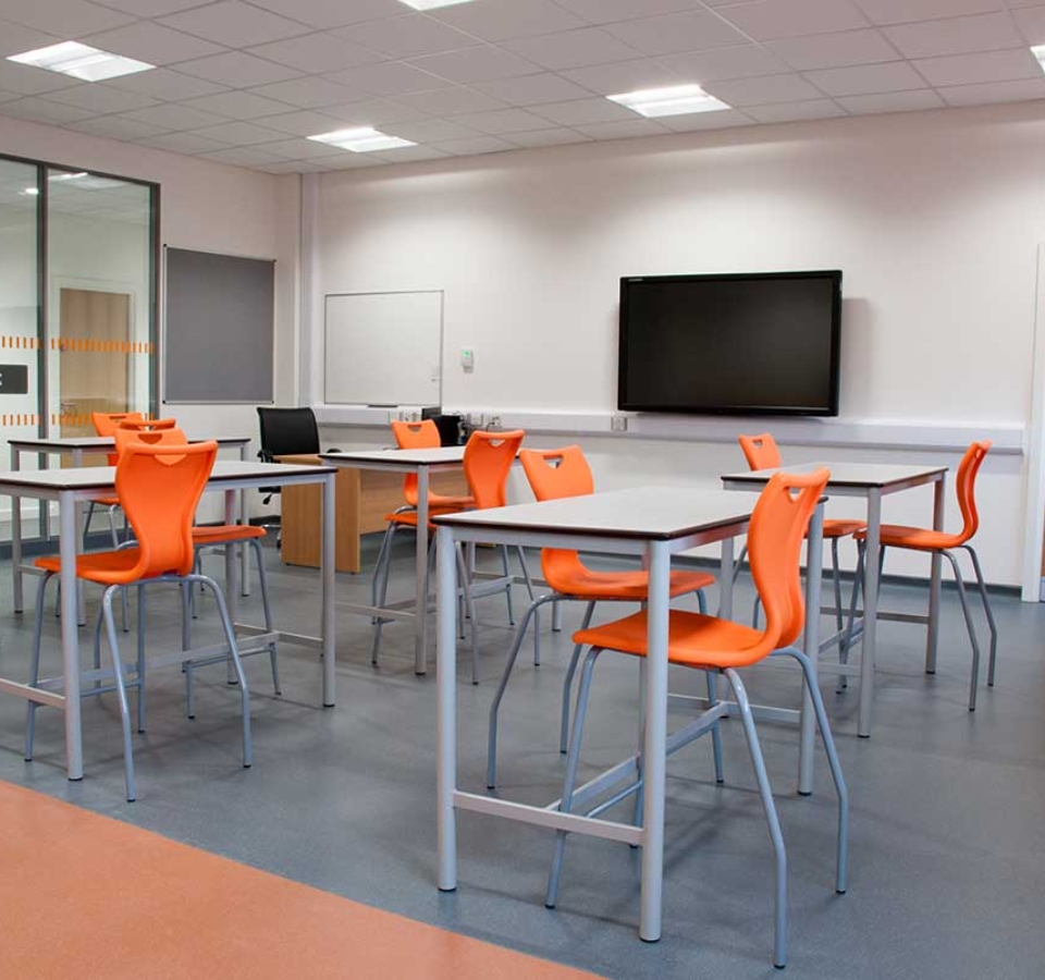 EN Skidbase High Chair 3 (1)